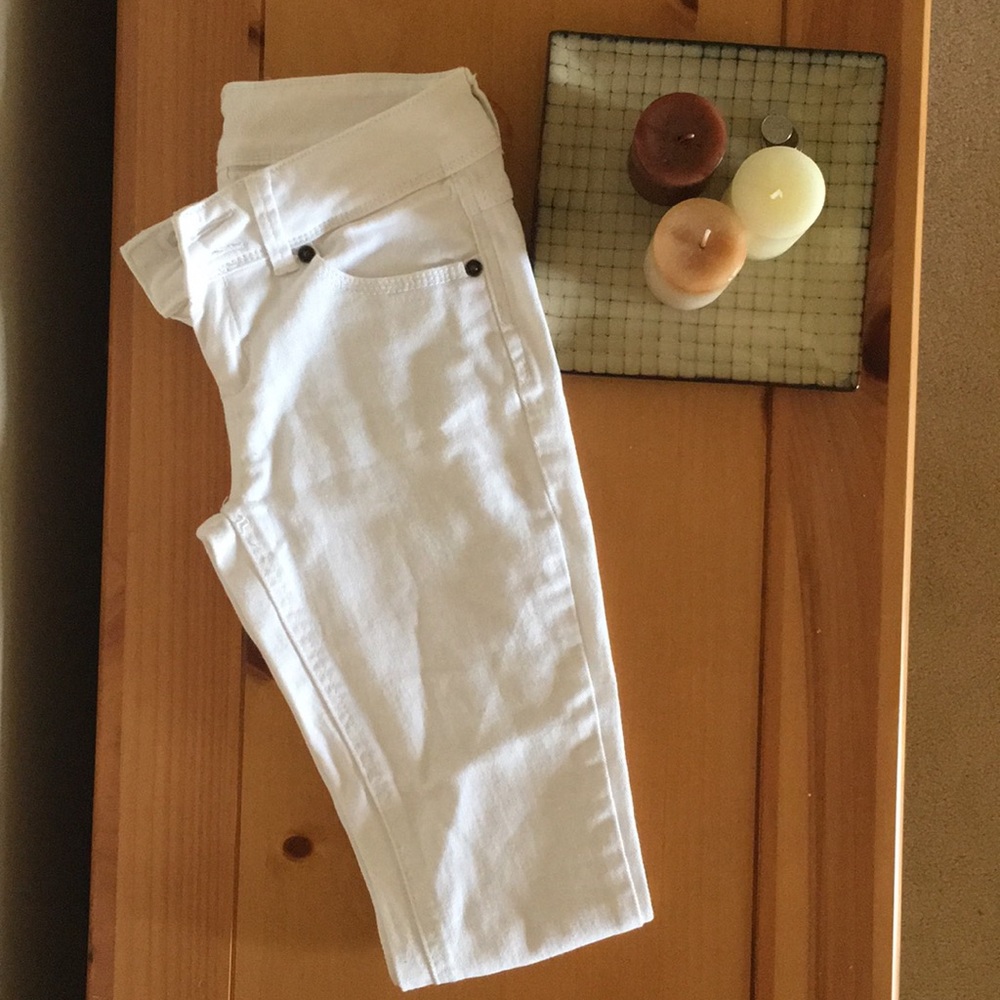 White skinny jean